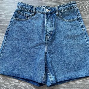 Twik shorts size 27
